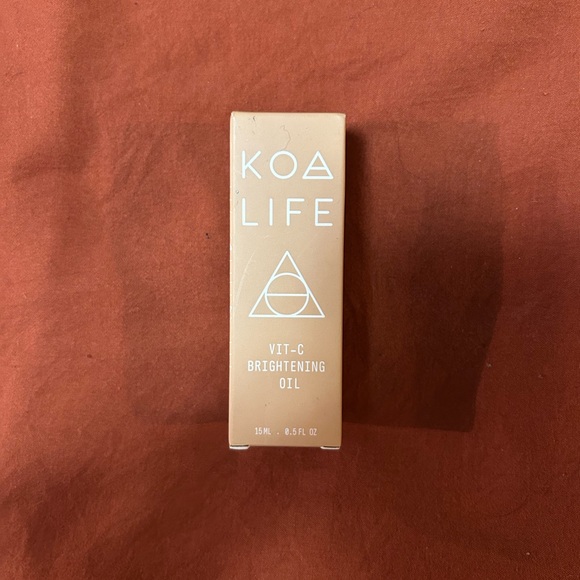 KOA Vitamin C Brightening Serum - Picture 2 of 5